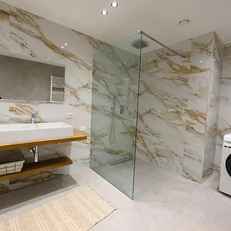 Amantia Apartment *